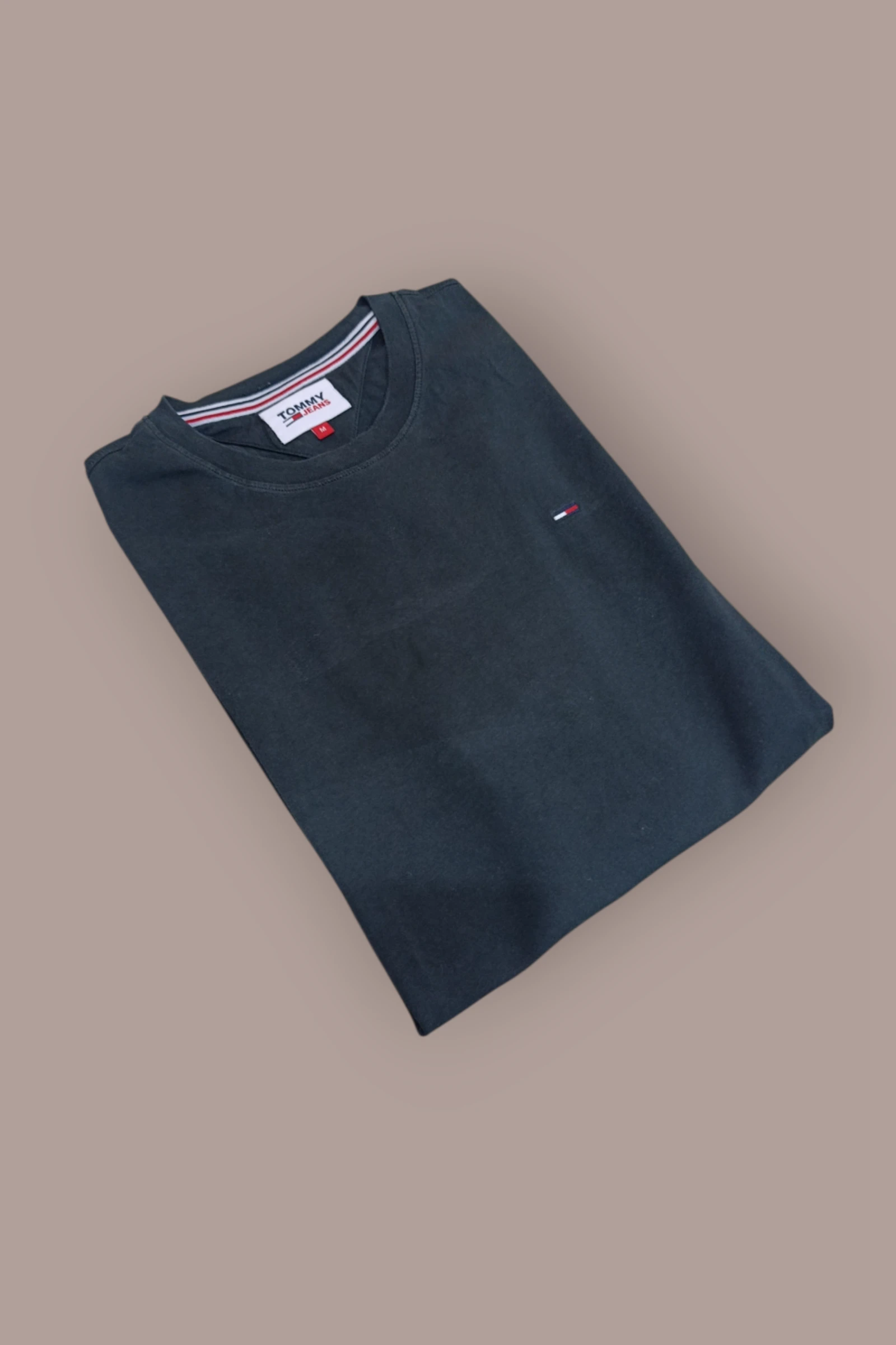 | Camiseta Tommy Jeans Homem | Cor Preta | 100% Algodão | Tamanho M | – photo 2